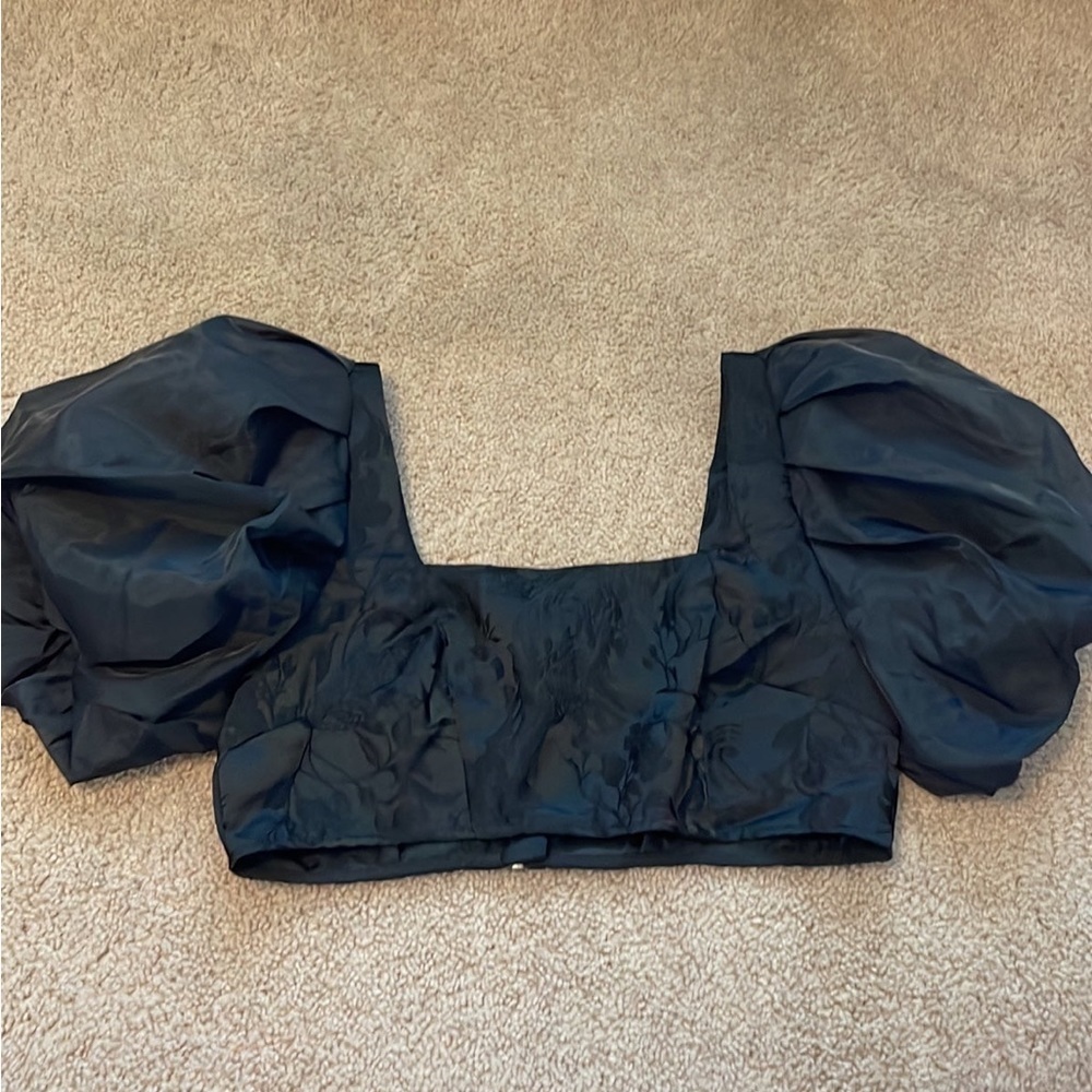 Kahlana Barfield Brown Future Collective Black Floral Puffy Sleeve Crop Top